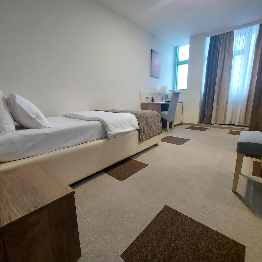 Hotel Kole Čačak Exteriér fotografie