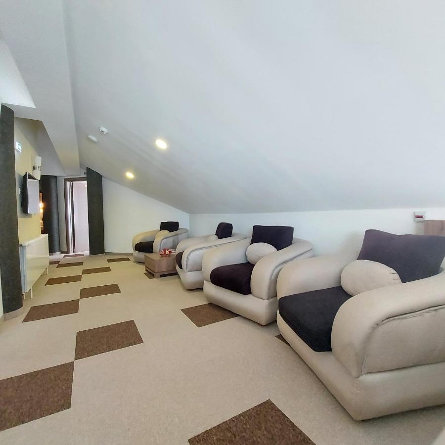 Hotel Kole Čačak Exteriér fotografie
