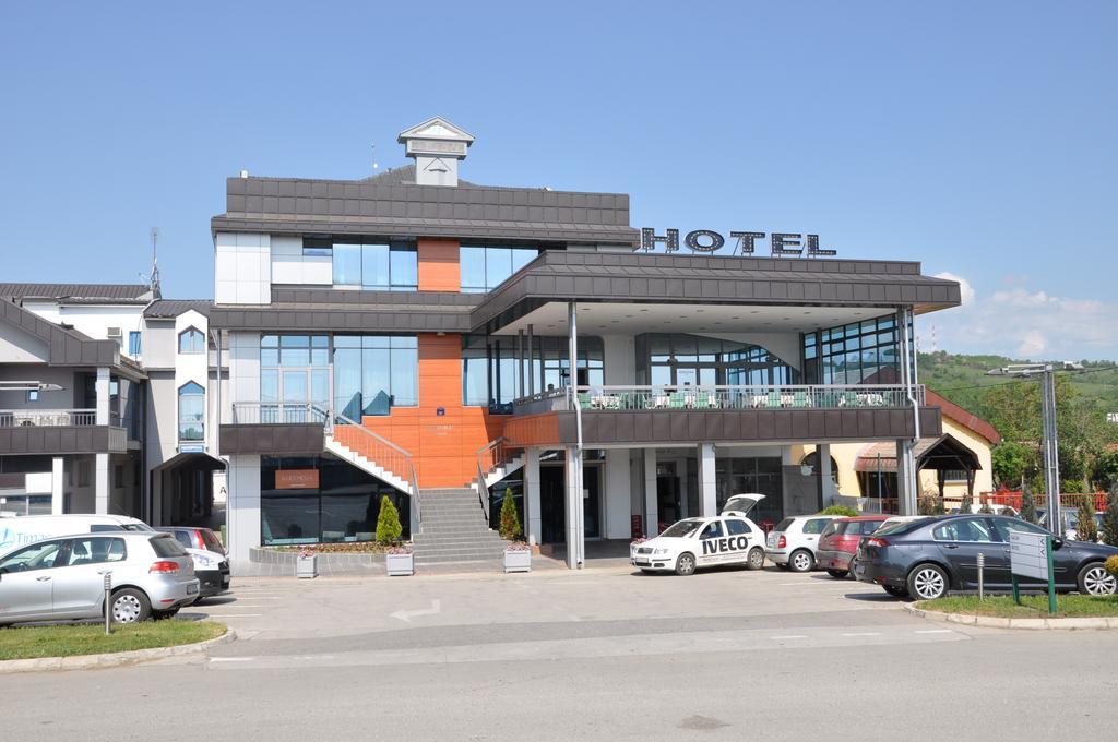 Hotel Kole Čačak Exteriér fotografie